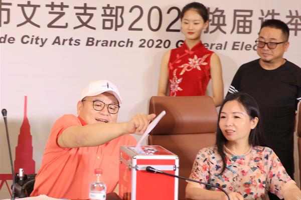 b4c44f3920284db58ede526ea8503826.jpg