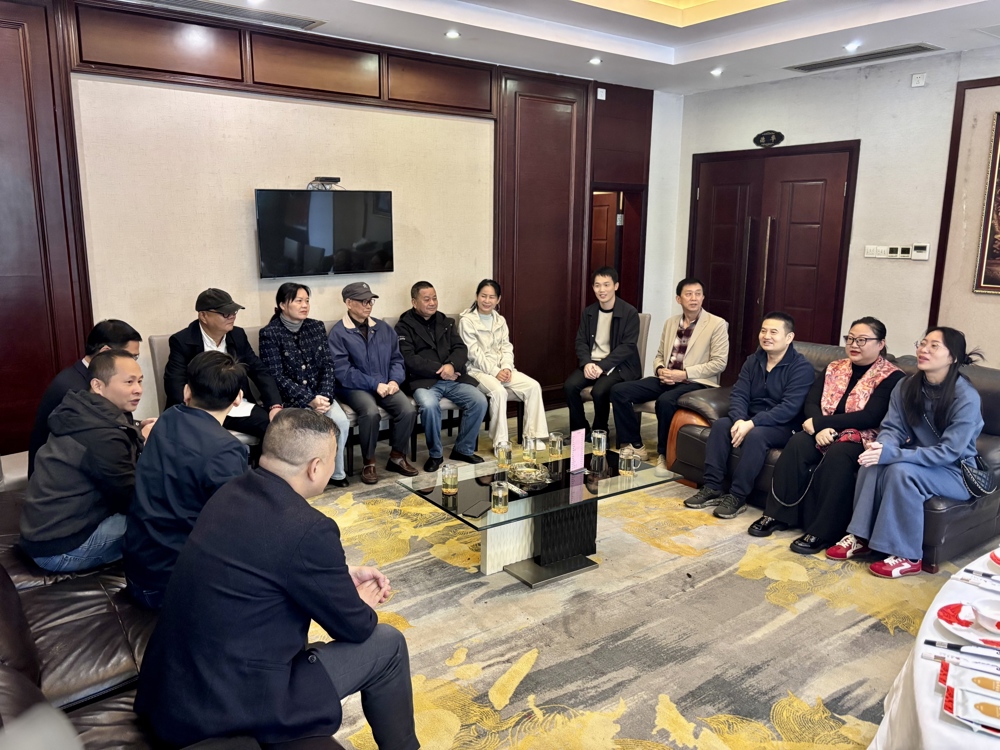 1024常德民盟基层组织联合开展“牵手结对共话重阳”活动1