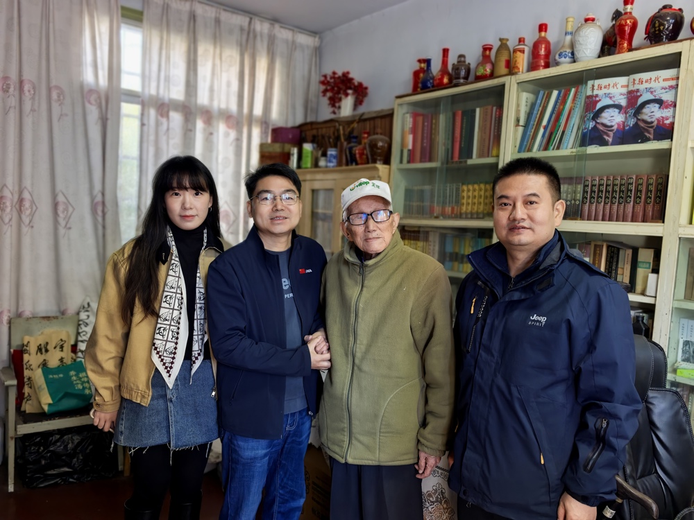 1024常德民盟基层组织联合开展“牵手结对共话重阳”活动2