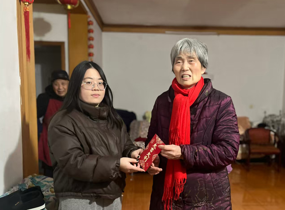 民盟常德市委会开展节前走访慰问活动