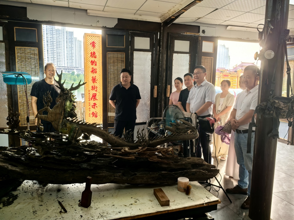 （定稿发布）2.参观潘能辉木雕馆