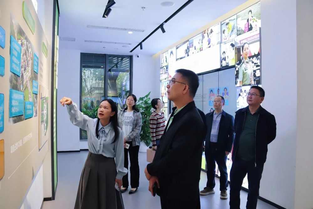 2参观中国（重庆）康养高技能人才培训基地暨康养体验中心