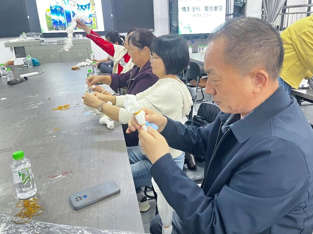 （定稿发布）1015民盟常德市委会开展2026年“情满金秋 爱在重阳”重阳节活动3